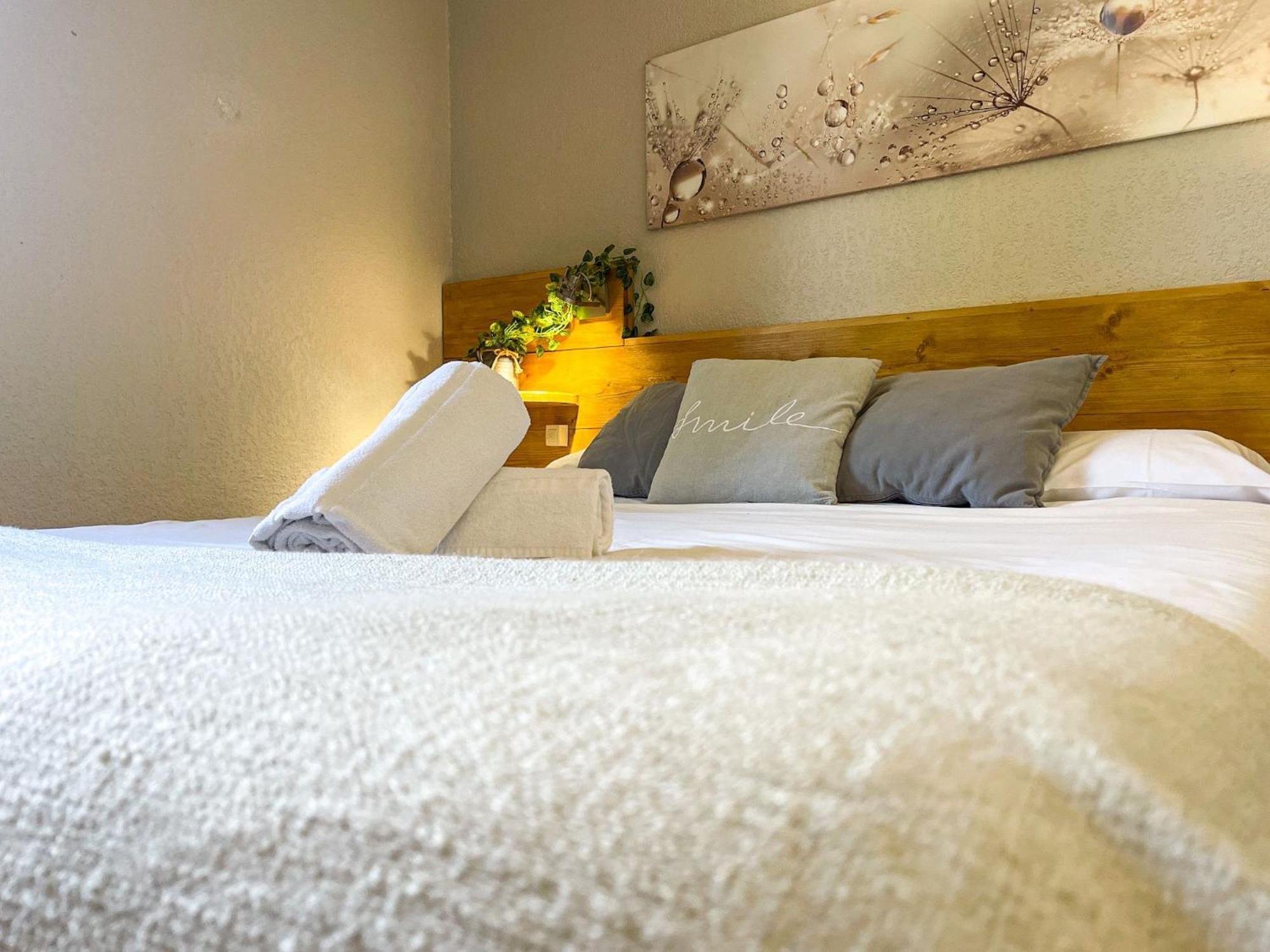 Apartamento Ideal Para Parejas En Enveitg Kültér fotó