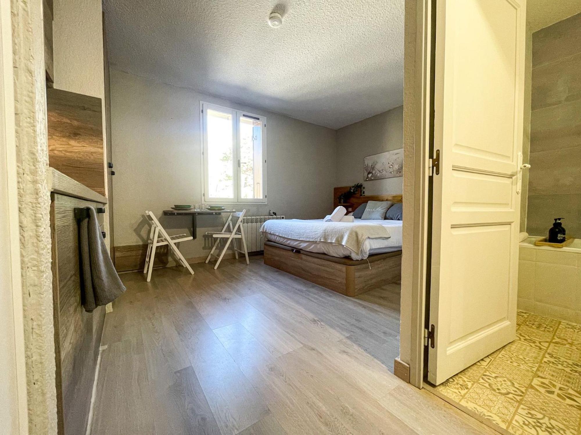 Apartamento Ideal Para Parejas En Enveitg Kültér fotó